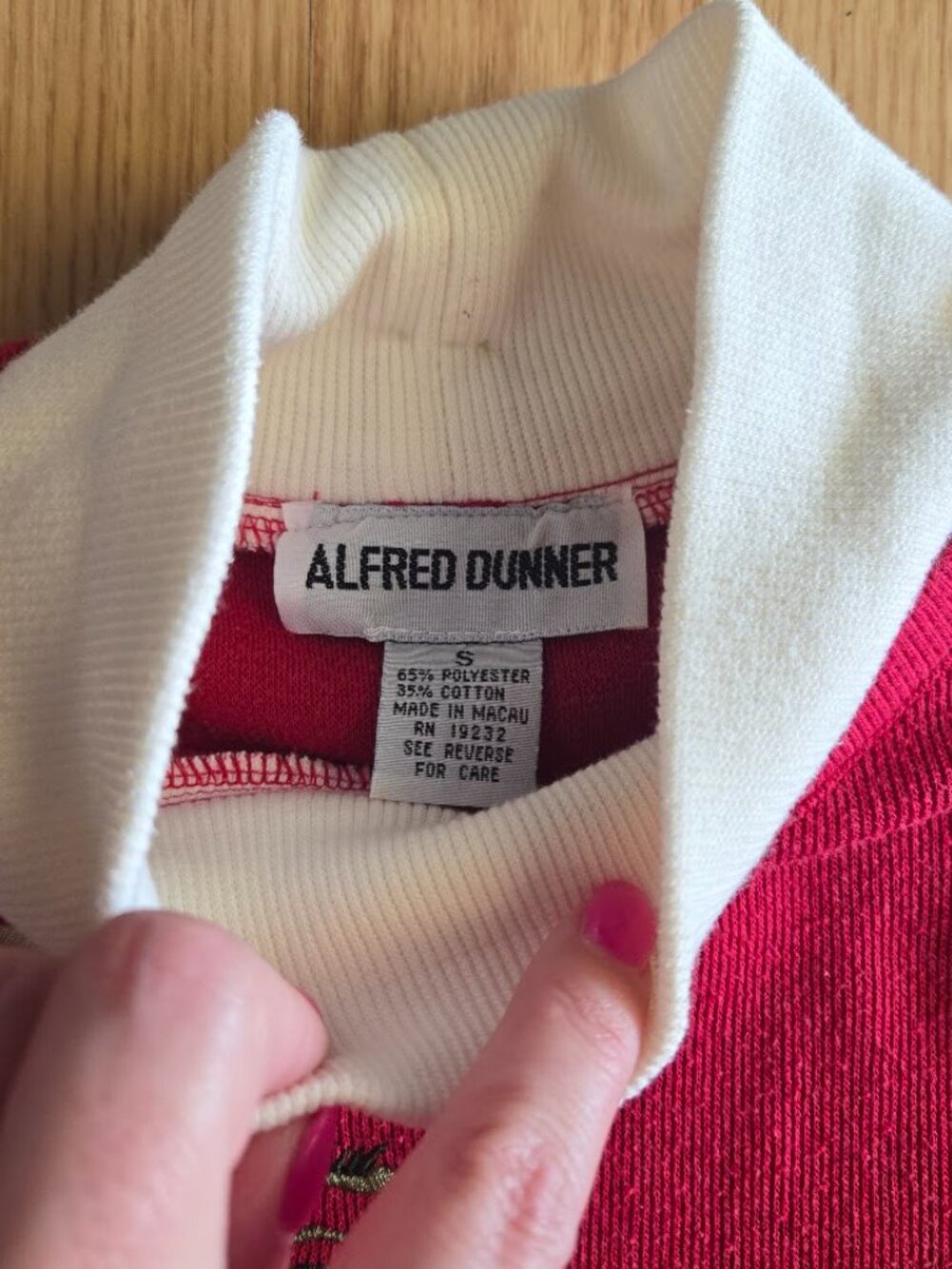 Vintage Alfred Dunner Red Woodland Rabbit Cabin Embroidered Sweater S - Picture 2 of 7